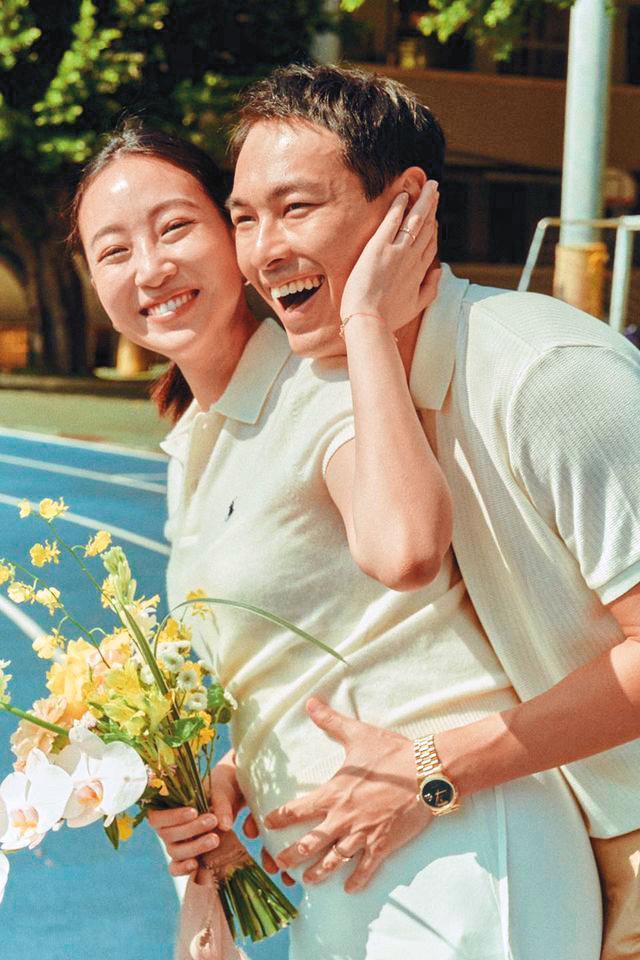 杨祐宁女儿生啦！澎澎小脸露出微笑嘴角，让人看了一秒融化