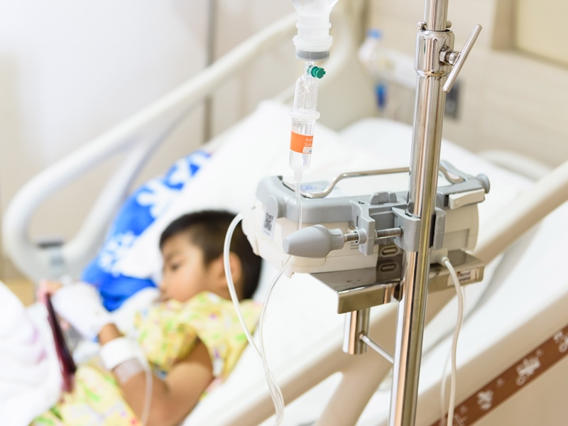 妈妈10公分肾脏植入体内，末期肾病2岁娃重生