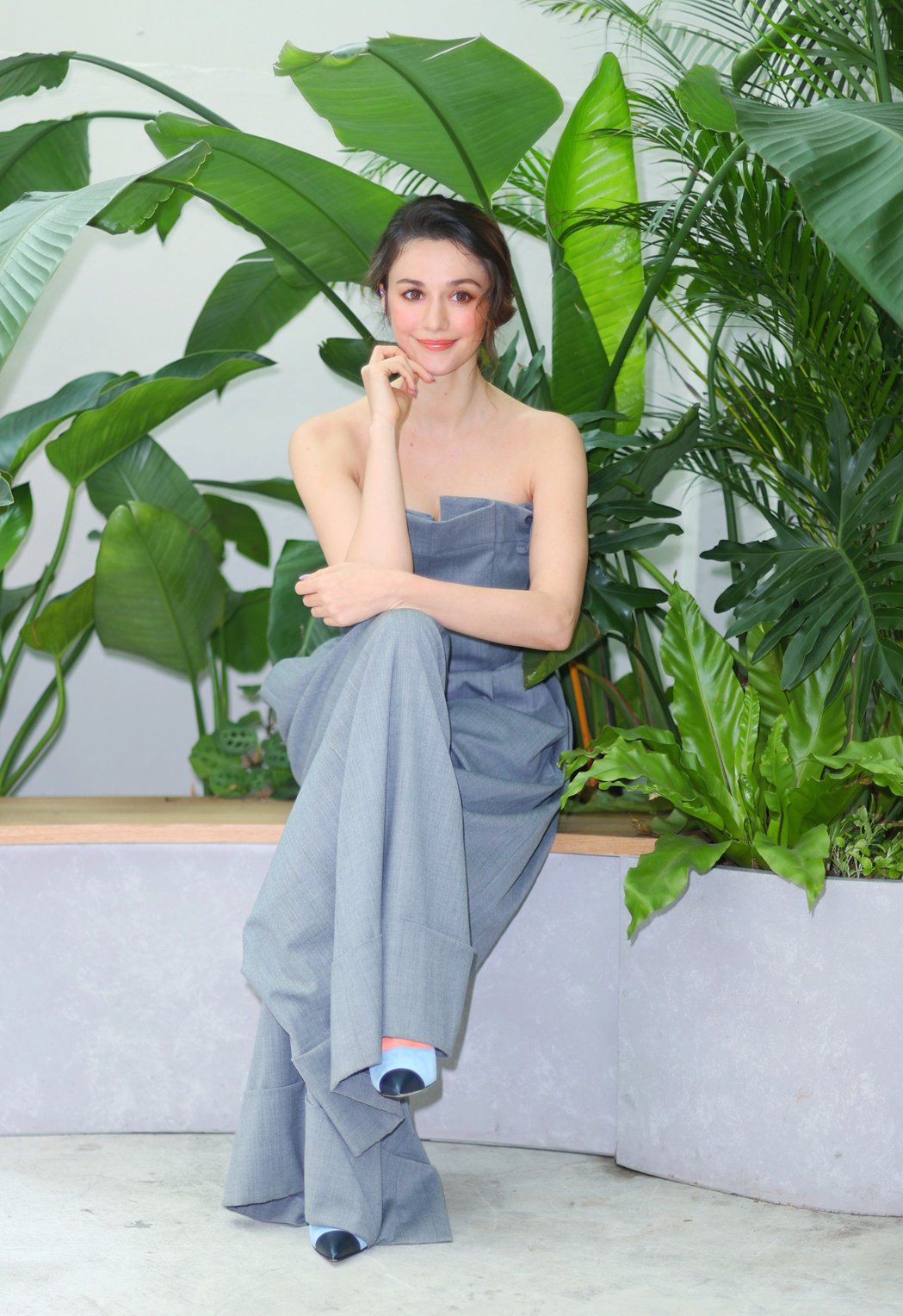 爱玛夫人瑞莎谢弯湾援助乌克兰27吨医疗物资「很幸福可以在这里生活」