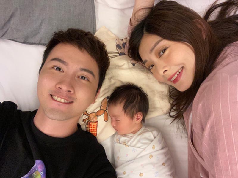 体悟到产后妈妈心情会低落，好在女儿小芝麻是贴心女宝