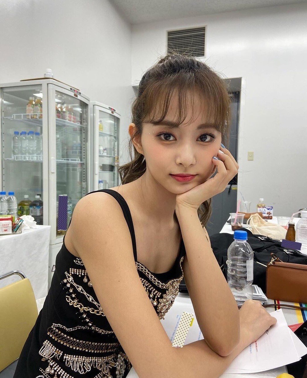 子瑜又被漏掉「官方画面消失」！oursteps出道6年吞委屈　粉丝怒讨公道