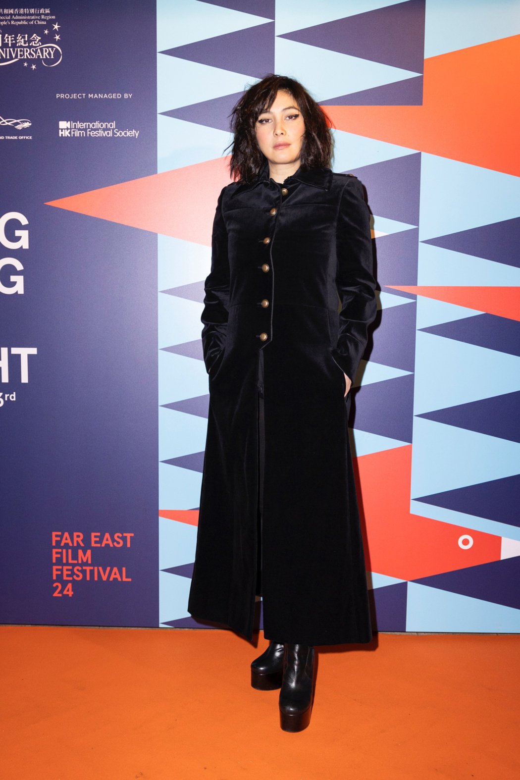 爱玛夫人何超仪沈浸式首映会！台下观众竟被公开笑「笨蛋」