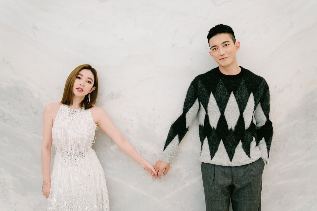 婚纱照惊见一巧合女神许维恩悼念已故旧爱「原来你一直都在」