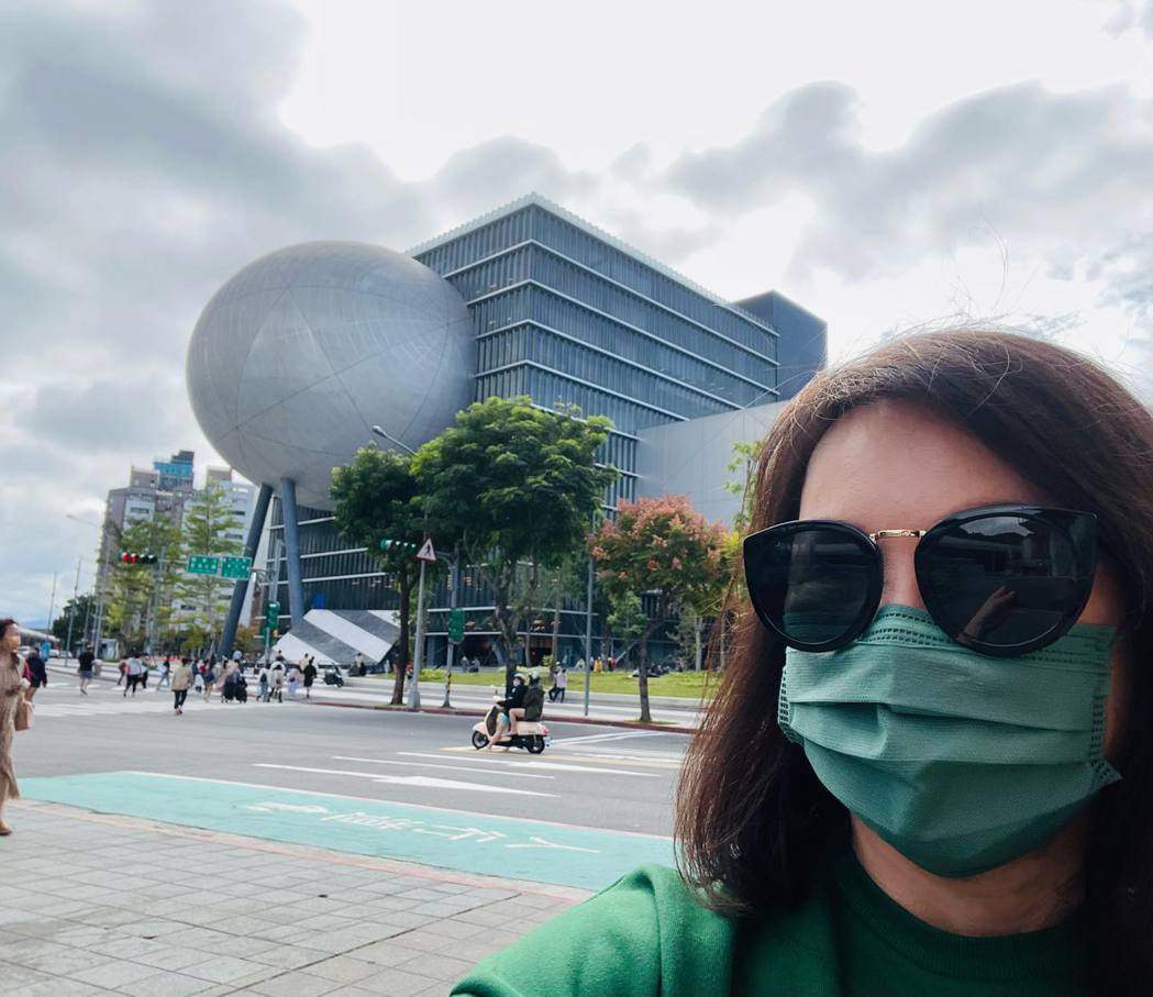 退休黄莺莺罕曝近照揭开丁当这一面