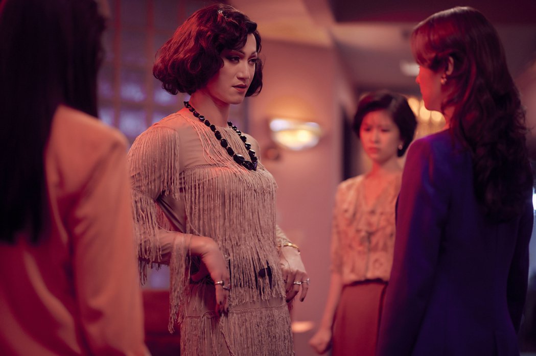 「美轮明宏」掀桌布改运之乱另个身份是原爆受难者