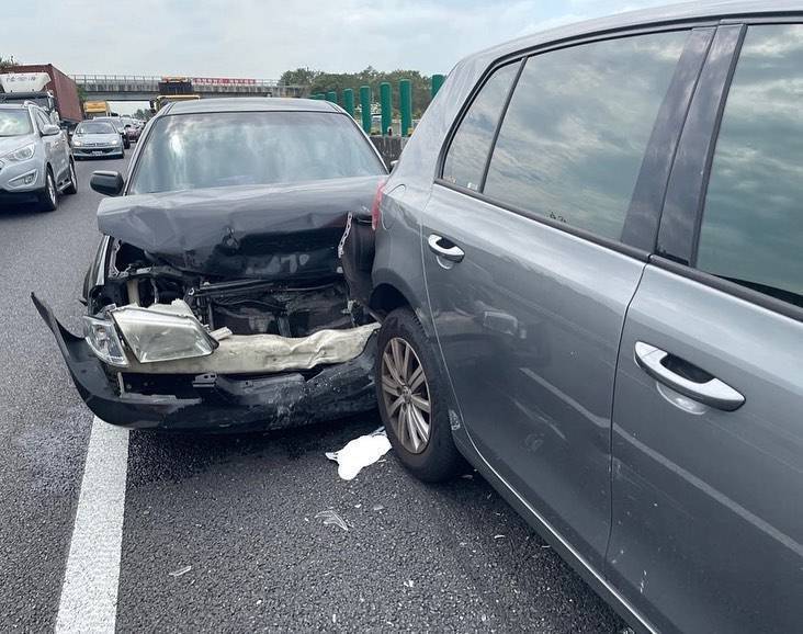 啦啦队女神国道出车祸车头全毁伤势曝光