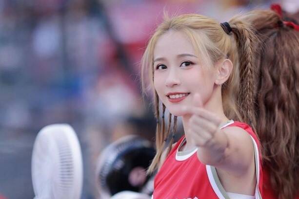 啦啦队女神国道出车祸车头全毁伤势曝光