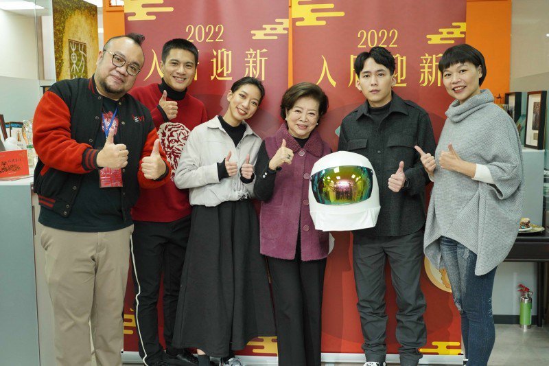 叶天伦入厝邀来影后嘉宾携手陈淑芳抢攻贺岁档