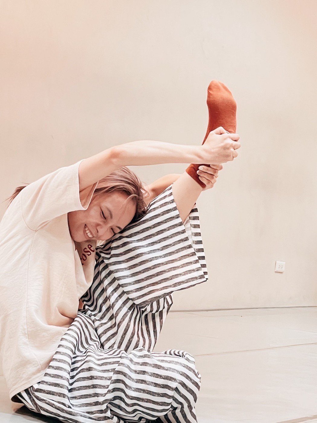 吴蓓雅报喜讯！一个凹折…哀号声吓坏老公