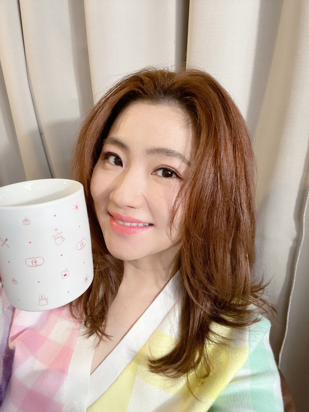 Selina副业夯卖成电商食品女帝爸妈红包获置入式加码