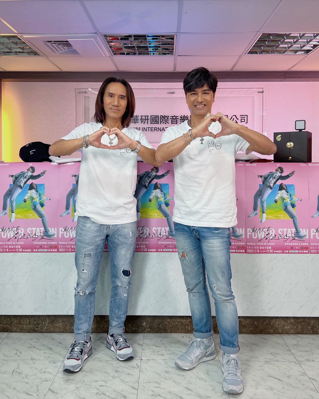 动力火车三度攻蛋等秒杀加场吁粉丝「不甘心不放手」