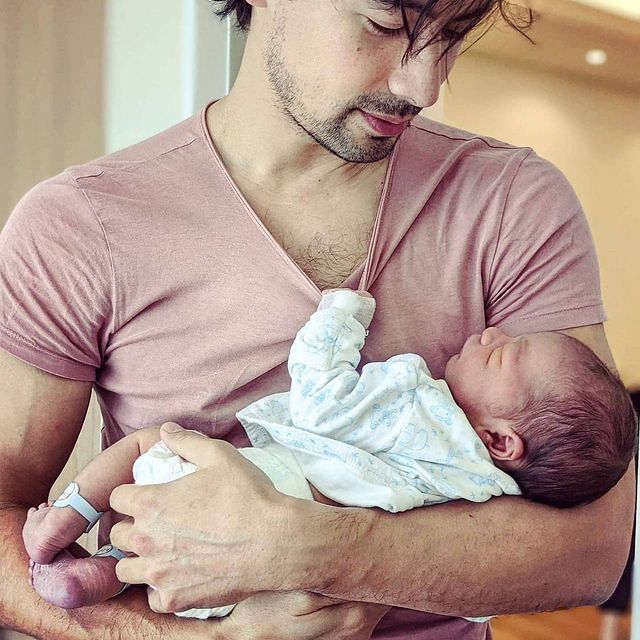 Janet自嘲生完仍像在怀孕，产后身材曝光！第二胎肚子比头胎更难消，妈妈需要