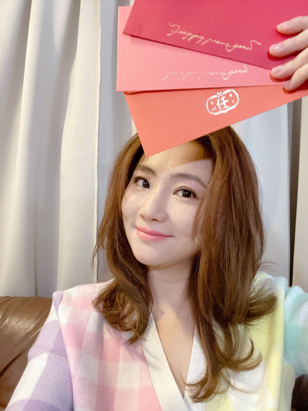 Selina副业夯卖成电商食品女帝爸妈红包获置入式加码