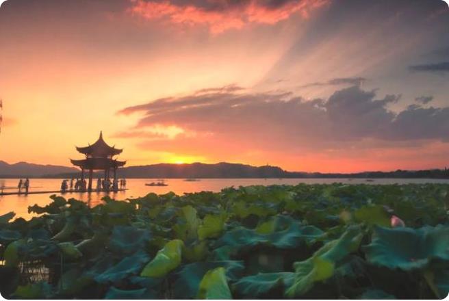 人教版教材事件:教育孩子,不能只交给学校,家长要坚持4个原则