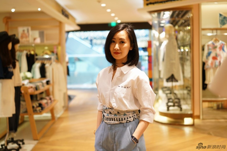 时尚博主黎贝卡的异想世界为你展示一件白衬衣的三种搭配！眼镜：亓那 服装：it