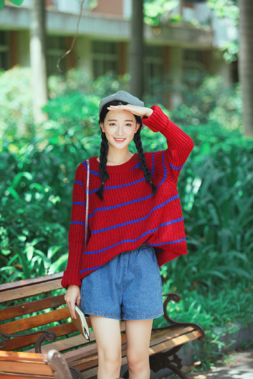 一部《太阳的后裔》火遍全宇宙，撩妹高手宋仲基也戴红了贝雷帽，跟紧了仲基欧巴的步伐，快快配备一顶美到没朋友的贝雷帽吧！