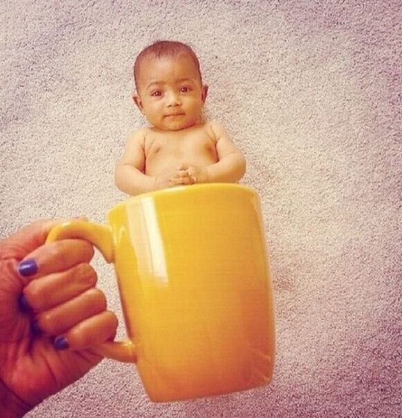 把你身边最重要的人放在杯子里吧.杯子里的你我他。