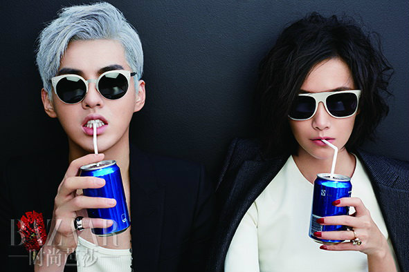 《有一个地方只有我们知道》上映在即，焦点不断。曝光的画面唯美，演员的配搭也很有趣。打中国有偶像那年起，徐静蕾就从没怎么做过配角，无论是在别人的戏里，还是她自己的戏里。但这一回，更抢风头的是一个叫吴亦凡的男孩子，是否知晓他的名字，是考验一个人是不是落后于时代的标志——去听听女孩子们的尖叫吧！这一次，徐静蕾和吴亦凡，讲了一些只有他们知道的故事：女神要自由，男神爱挑战。