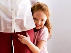 打招呼来得太突然，孩子也需交际入口！