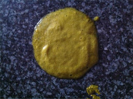 新生儿大便有泡沫怎么回事，正常的新生儿大便是什么样