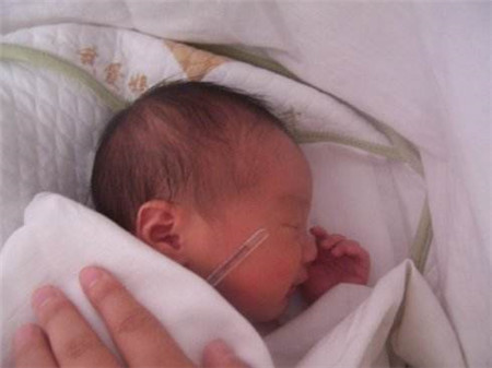 新生儿体温高怎么回事，主要分为这两方面