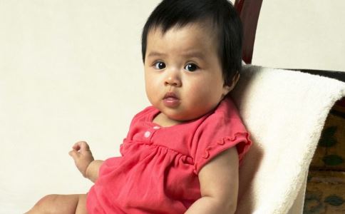 婴儿拉肚子发烧是怎么回事