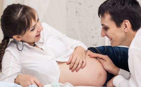 孕期爱爱哪种姿势好 孕期爱爱注意事项