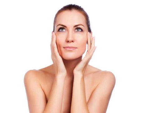 如何快速清除脸部的色斑