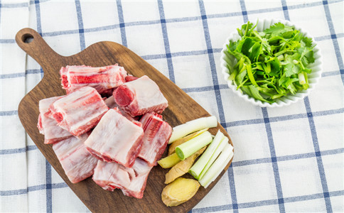 怎样做排骨炖土豆 试试这三种做法