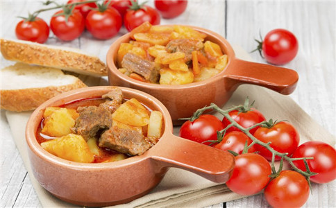 怎么做排骨炖土豆 三种做法很美味