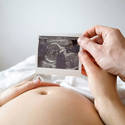 【羊水栓塞】什么是羊水栓塞_羊水栓塞的原因