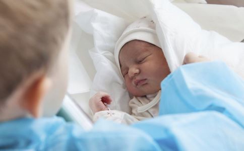 新生儿黄疸12.9正常吗 黄疸正常范围介绍