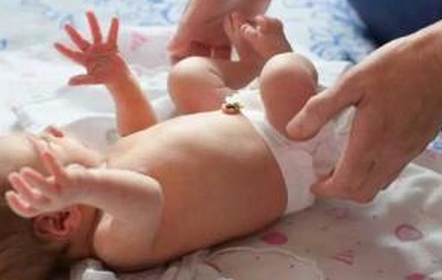 【小儿疝气】小儿疝气的症状及危害_小儿疝气发作怎么办