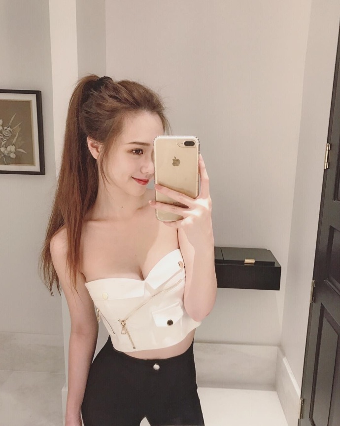 不愧是九头身美女，厉害厉害！ ​​​​