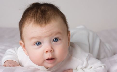 宝宝攒肚怎么促进排便