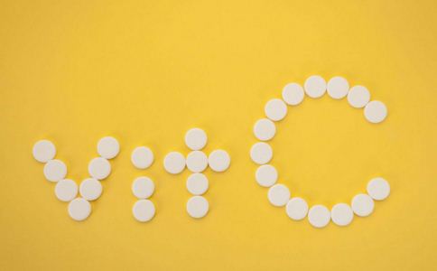 女人吃维生素C能美白祛斑吗