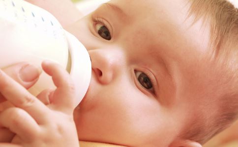 吸奶器你用对了吗 当心越吸越堵