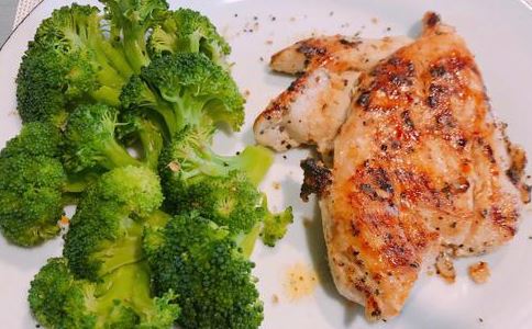 林心如晒减肥餐 为什么减肥都吃鸡胸肉