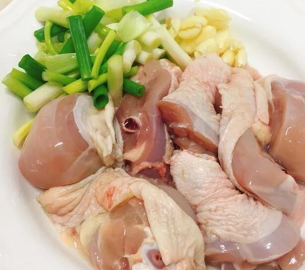 蚝油香菇炒鸡腿肉 一锅到底的快手菜