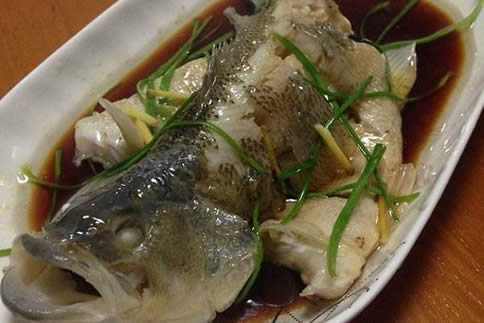 清蒸鲈鱼的做法大全：教你3种简单的清蒸方法