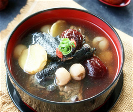 【乌鸡下奶汤怎样做】乌鸡下奶汤的做法_催奶乌鸡汤的做法大全