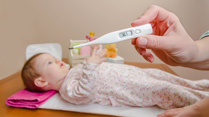 小儿肺炎发烧怎么办