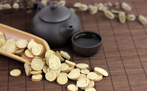 必看！一杯黄芪水竟9大功效