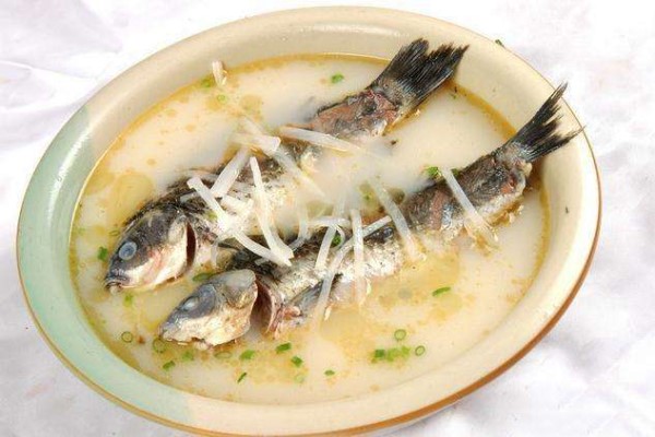 产妇鲫鱼汤的做法禁忌 最下奶的鲫鱼汤做法