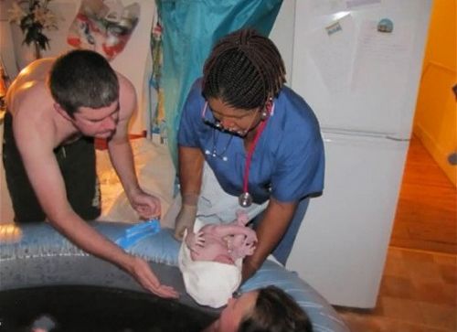 水下分娩是一种什么体验：所有孕妇都能水下分娩吗