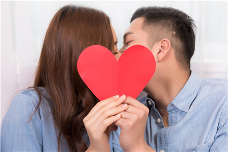 怎么接吻让男友舒服 这么吻他让他秒硬