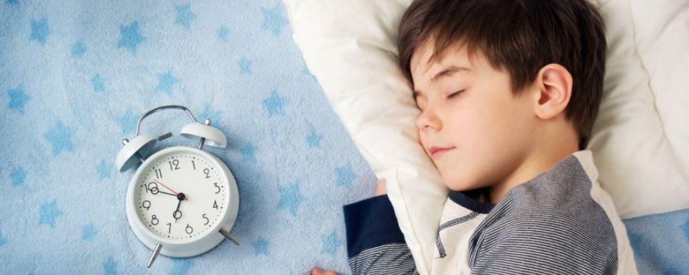 宝宝入睡后爱出汗 原因出在这里