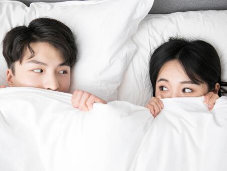 怎么把男朋友撩到腿软 怎么把男朋友撩到腿软 6个小技巧让他支起小帐篷