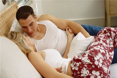 女人第一次性爱疼痛怎么办,4个首次爱爱的常见问题