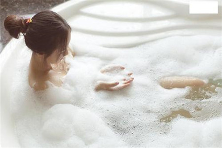 女人预防乳房下垂的日常小妙招